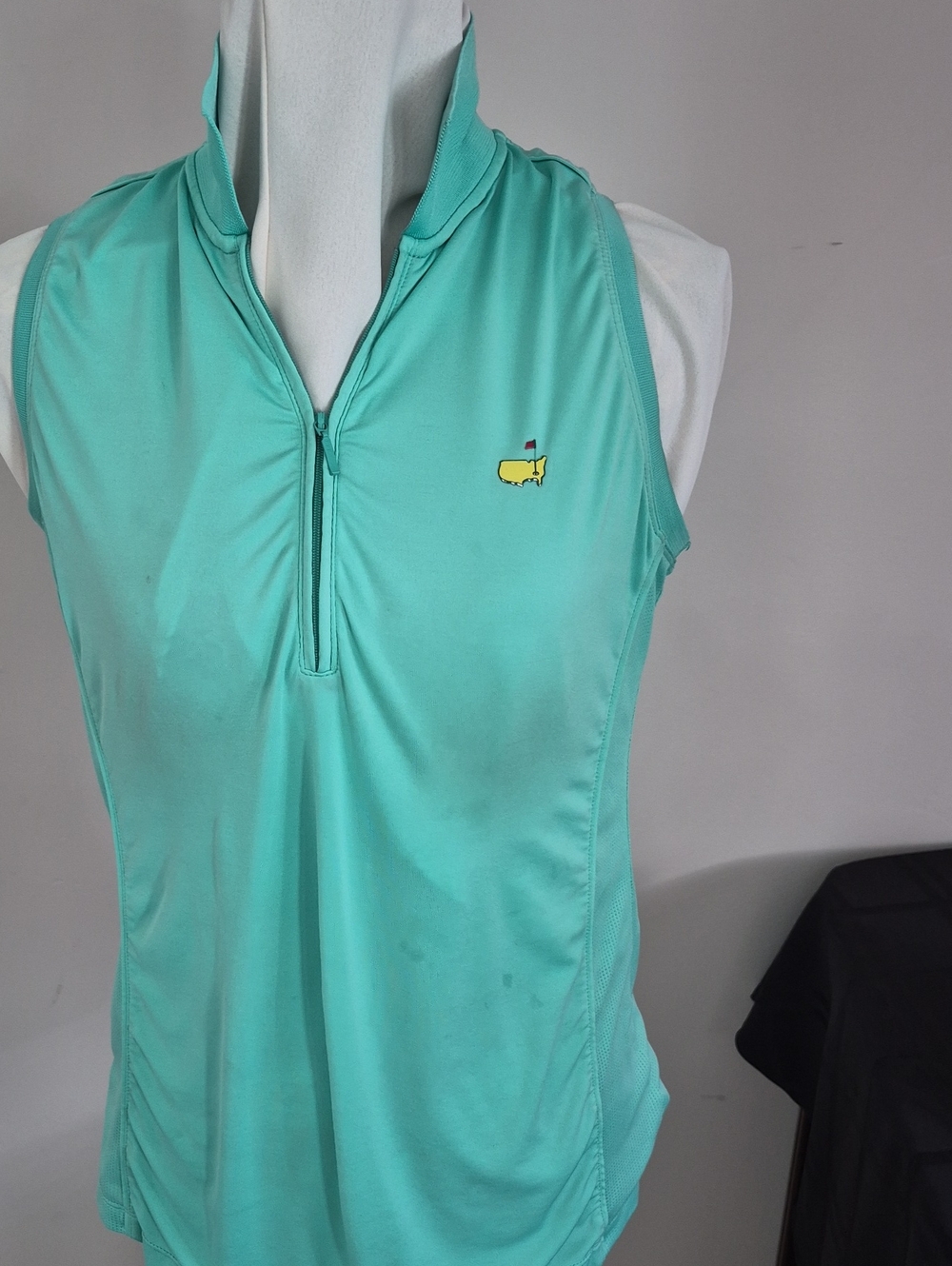MAsters Sleevless Womans Shirts Zip-Front Mint Green Size SMALL, 6 -8